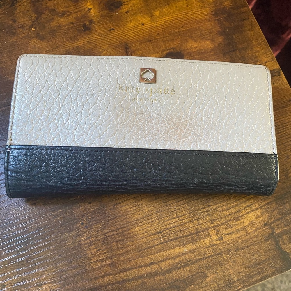Kate Spade Two-Tone Black and Cream Wallet